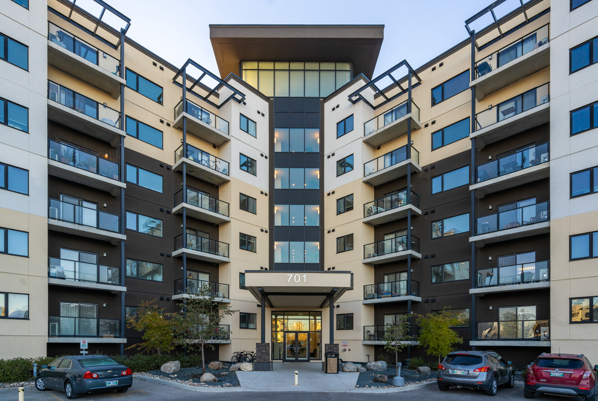 Image of the front entrance into the building.